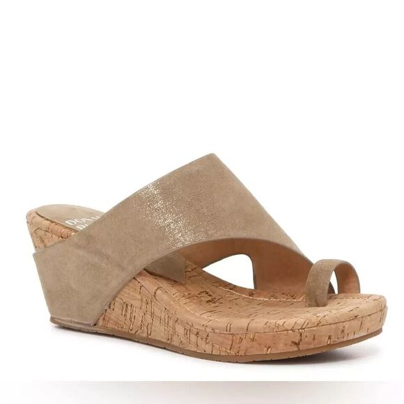 Donald Pliner Gyer Sandals Women's Size 10 Tan Gold Leather Cork Wedge Toe Loop - Picture 1 of 12
